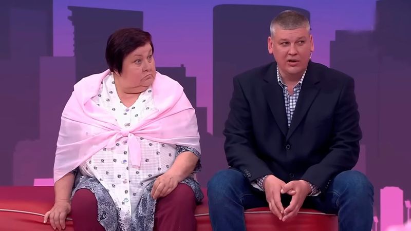 Фамилию дали, квартиру забрали. Мужское / Женское. Выпуск от 10.10.2025