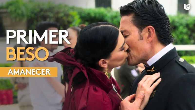 Leonel y Alba finalmente se besan por primera vez | Amanecer | Capítulo 22