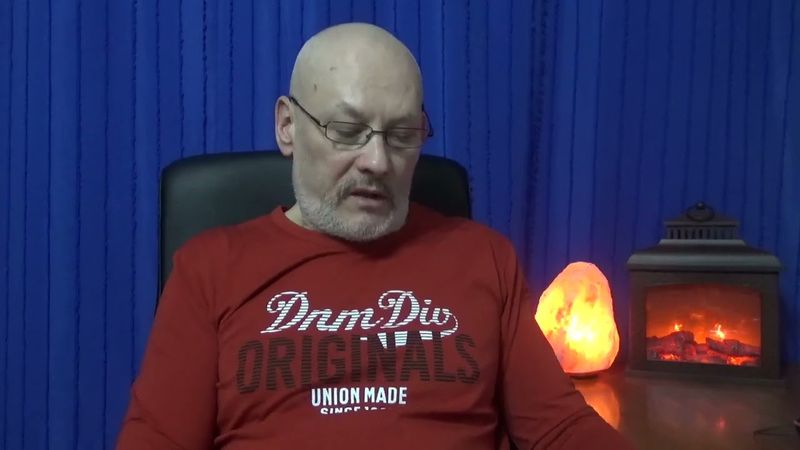 "На лоб и на ПРАВУЮ руку"( знамения последних дней)