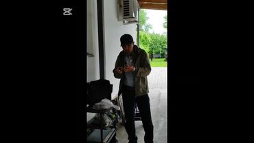 При нападении собак.