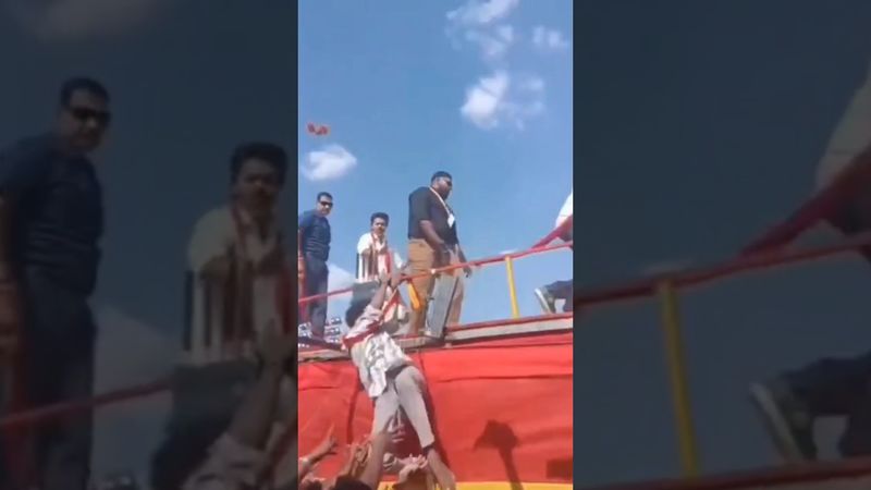 கோவப்பட்ட விஜய் பவுன்சருக்கு செம்ம திட்டு ரசிகன் மேல கை வைக்காதே  #tvk #vijay #vijayfans #vijayedit