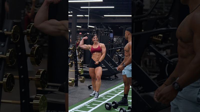 A guy at the gym was flexing and this happened…🙄 #shorts