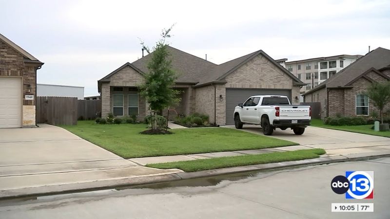 Woman accused of shooting at ex-husband when he wouldn't take her back, police say