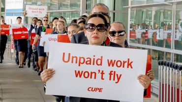 10 000 бортпроводников Air Canada объявили забастовку