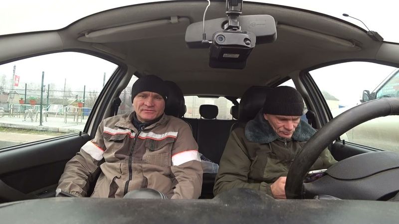 Утро начинается со строительного магазина..