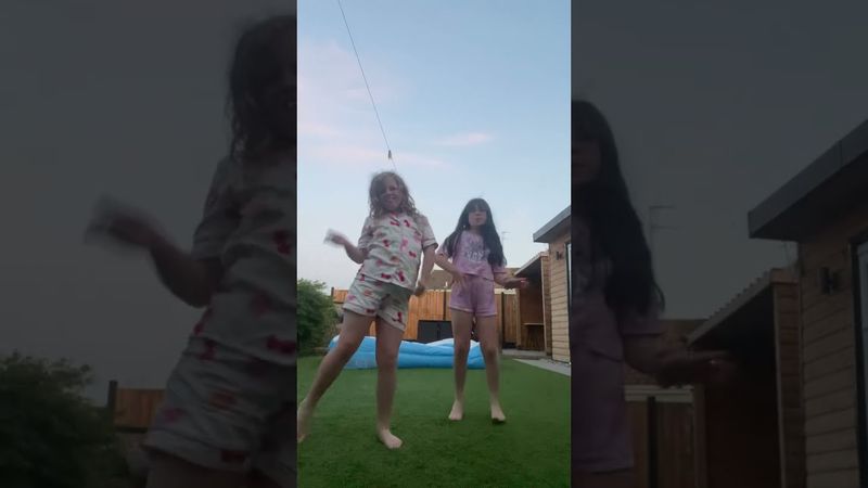 My bestie teaching u guys and me gymnastics