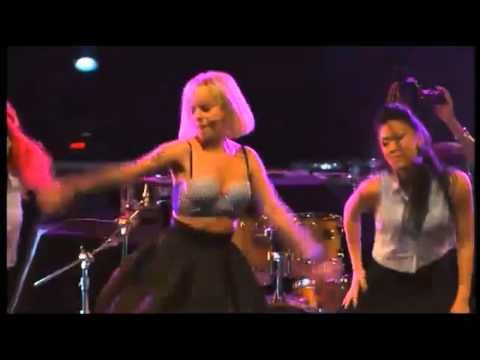 Alizée - Blonde / Alcaline (@ KISS FM Live)