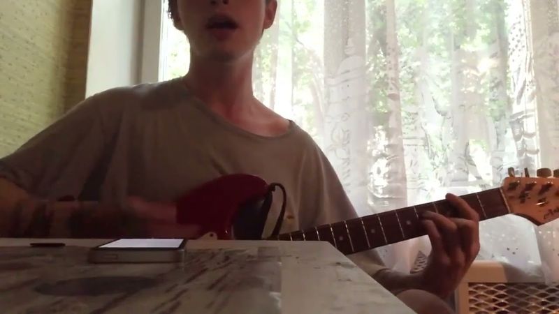 Альберт Кабуу исполняет трек Юры