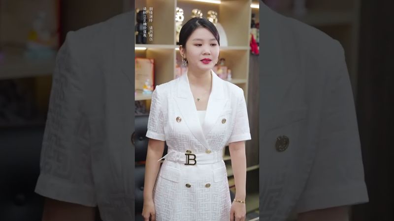 農村女孩面試，不料被無良經理故意刁難羞辱，逗弄知道後做法解氣