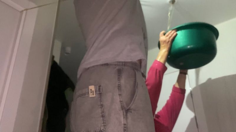 ЗАТОПИЛИ СОСЕДИ.. МАМА В ИСТЕРИКЕ.. БАТЯ В ШОКЕ