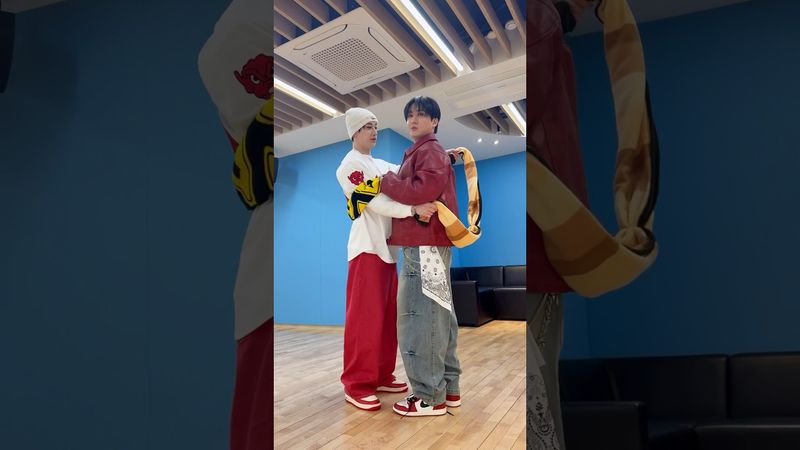 타월 챌린지는 재미로만 하세요🫠 #StrayKids #스트레이키즈 #방찬 #BangChan #창빈 #Changbin #YouMakeStrayKidsStay