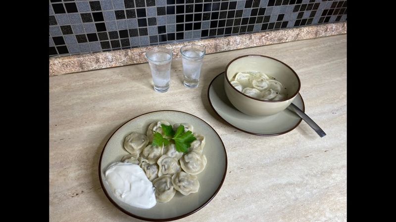 Когда лень покупать пельмени)) Смотреть со звуком)