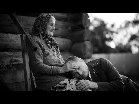 К Матери. На день к матери в дом родной, как в нору свою зверь больной...