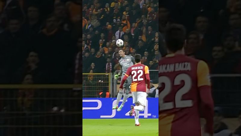Muslera’s REMARKABLE save 😮‍💨