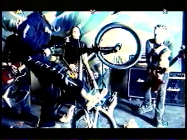 1999 - МузТВ - Децл - Слёзы (отрывок)