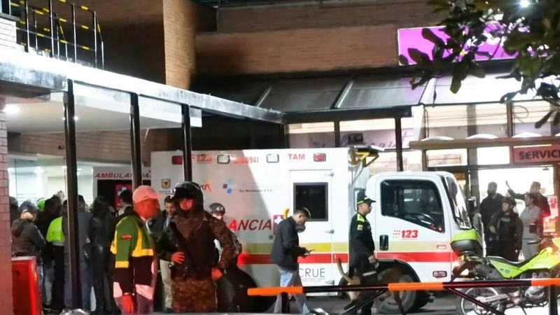 Ambulance arrives at hospital after Colombian presidential candidate shot | AFP