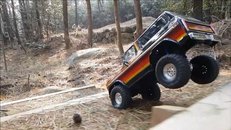 Traxxas TRX4 Bronco Mountain Adventure(100mm Shock)