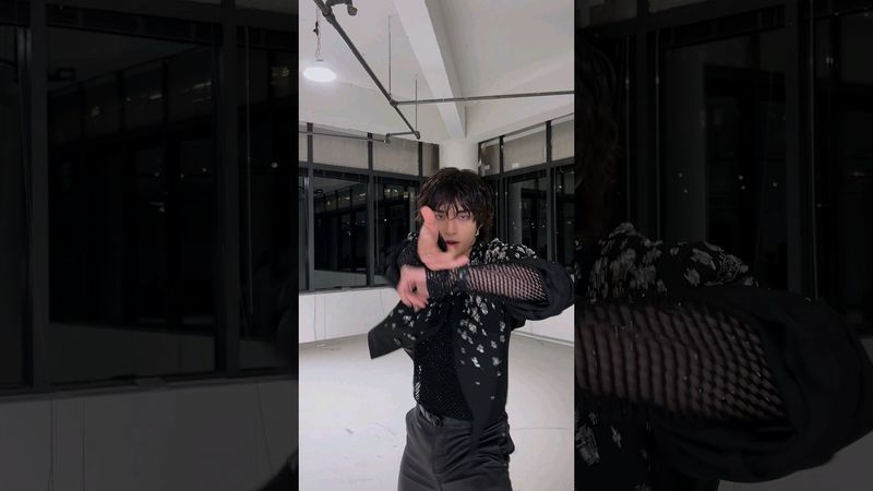 🥟🥟💫 #ChkChkBoom #StrayKids #스트레이키즈 #ATE #현진 #Hyunjin #StrayKidsComeback #YouMakeStrayKidsStay