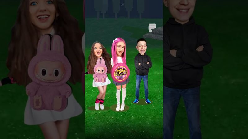 В ладонях Лабубу