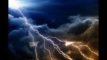 А небо кричит...