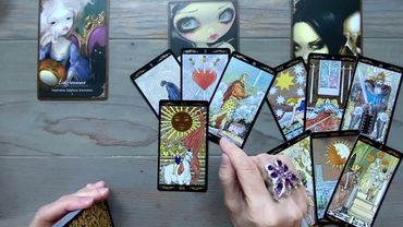 Срываем маски с людей из вашего окружения.Тайна которая скоро станет явной. 👀Колена Гадание Таро