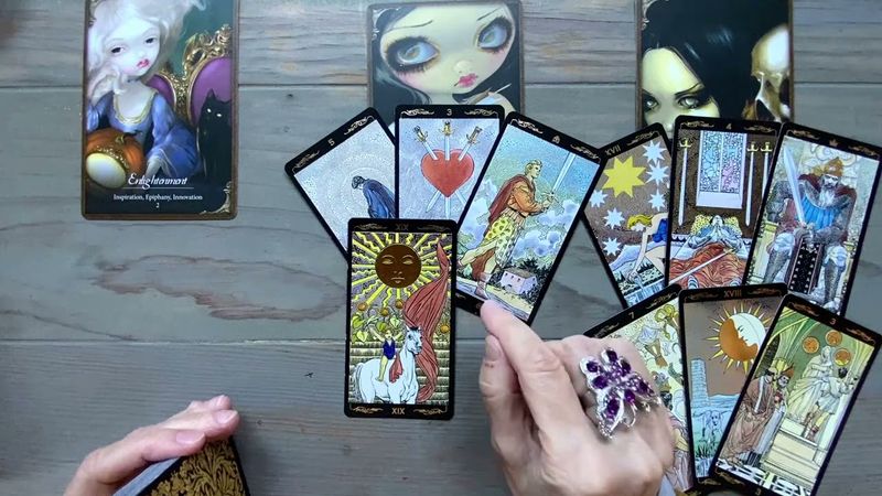 Срываем маски с людей из вашего окружения.Тайна которая скоро станет явной. 👀Колена Гадание Таро