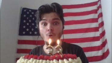 Маргиналу подарили торт на день рождения