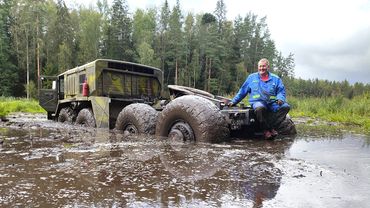 Что будет если загнать МАЗ 537 в лютое болото?