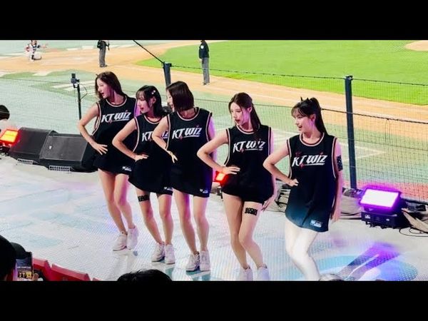 KT위즈 치어리더 ‘Hands up’ 공연 풀영상