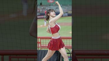 多慧也會球員的上壘慶祝動作 朱育賢安打多慧超開心🤣@lee_dahye #李多慧 #이다혜 #cheerleader #fancam #shorts