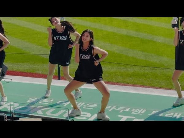 KT 위즈 김정원 치어리더 개다리춤은 진짜다