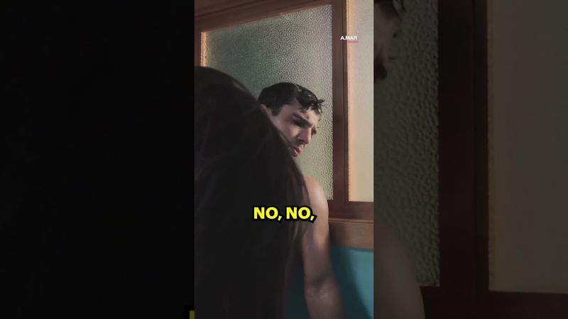 Valentín siente culpa por soñar con Perla #AMar #Uninovelas