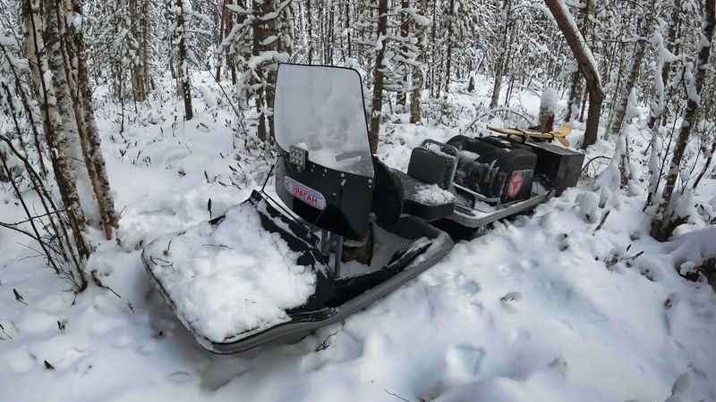 Еду через лес по малому снегу на мототолкаче Ураган Тайга