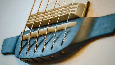 Резиновый бридж из IKEA для гитары