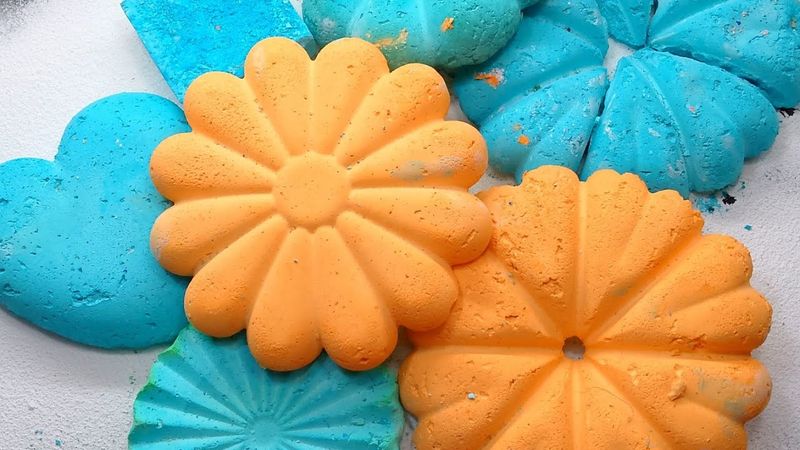 🌼 Blue & Orange Flower Chalk Crush | Relaxing ASMR No Talking #gymchalk #chalk