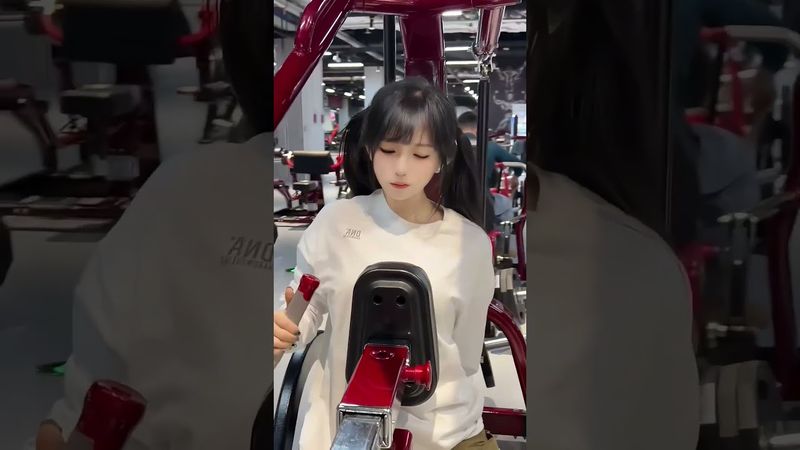 Latihan Gym Gadis Tionghoa 1285 💪 Inspirasi Model Kebugaran Asia