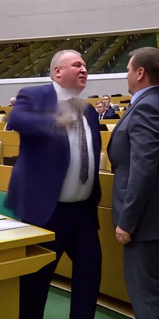 Депутаты ругаются в Госдуме #депутат #власть #политика