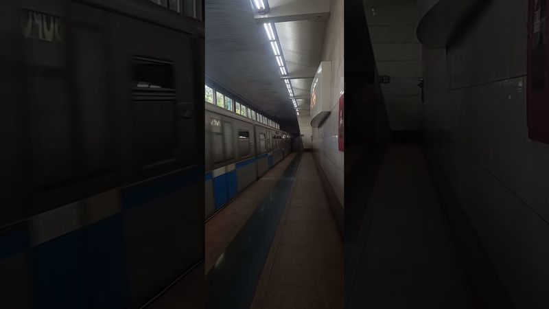 Русич [81-740/741] прибывает на станцию Воробьевы горы. #метро #русич #воробьевыгоры