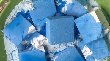 Fresh chalk covered in blue cornstarch paste | ASMR |Oddly Satisfying