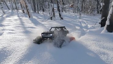 3d Printed Snow Tracks - Axial 1.9 Wraith on powder snow. #axialadventures #rcoffroad #rctruck