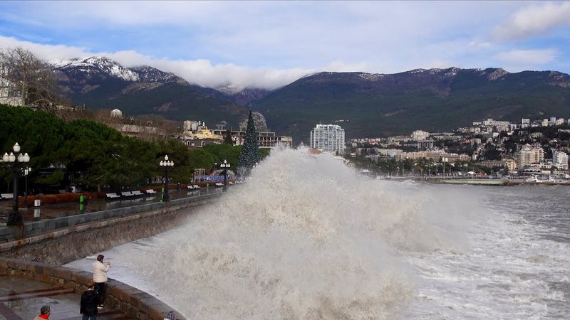 Ялта сегодня: Первый МОЩНЫЙ шторм в Крыму в этом году. Бурный водопад Учан-Су