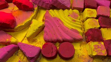 Marble Yellow and Pink Oxichalk Chalk Rich Pigment and Colours