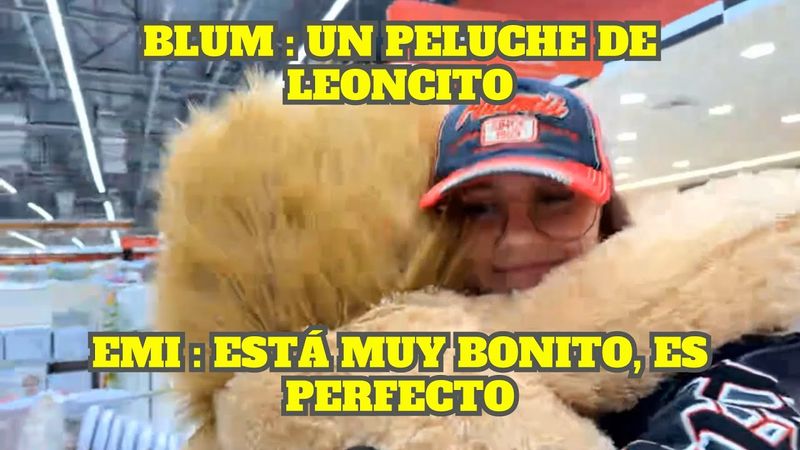 EMIKUKIS ENCUENTRA UN PELUCHE DE LEONCITO