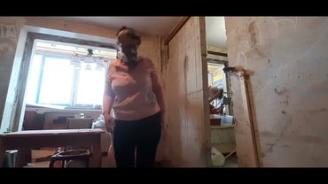 Пилим стену . Опускаем на пол куски стены.