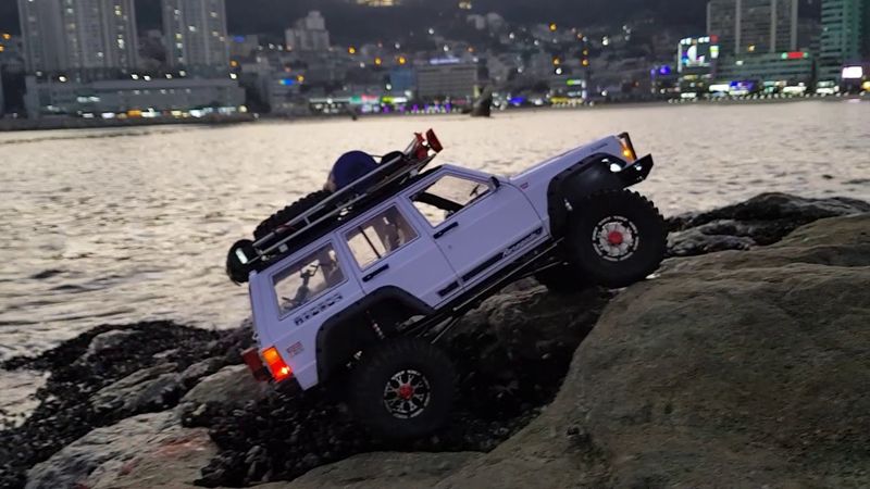 TFL T10 Full Metal Jeep Cherokee Song-do CableCar Sunset