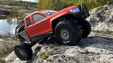 Axial SCX6 Trail Honcho - Large scale Rock Crawling & Mud offroad adventure