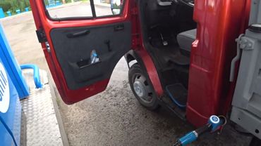 Фанеру возим на ГАЗЕЛИ. Одна поездка-одна поломка...