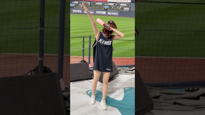 진짜 창의적인 개그맨 #이금주 #이금주치어리더#ktwiz #kt위즈 #kt위즈치어리더