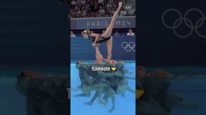 The beauty above, powered by the teamwork below. 🤩 #ArtisticSwimming