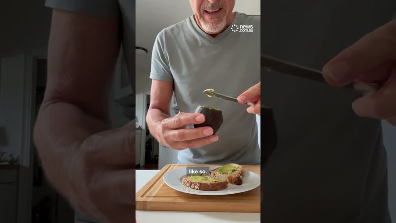 Internet loses it over man's avo cutting hack